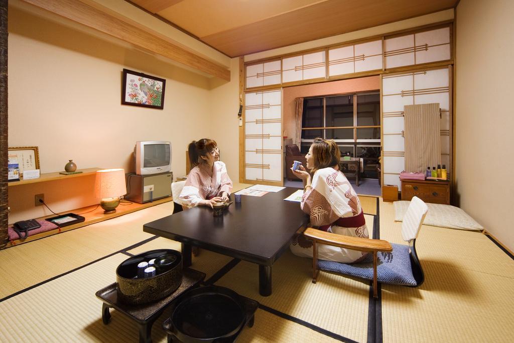 Takami Hotel Хигашиизу Стая снимка